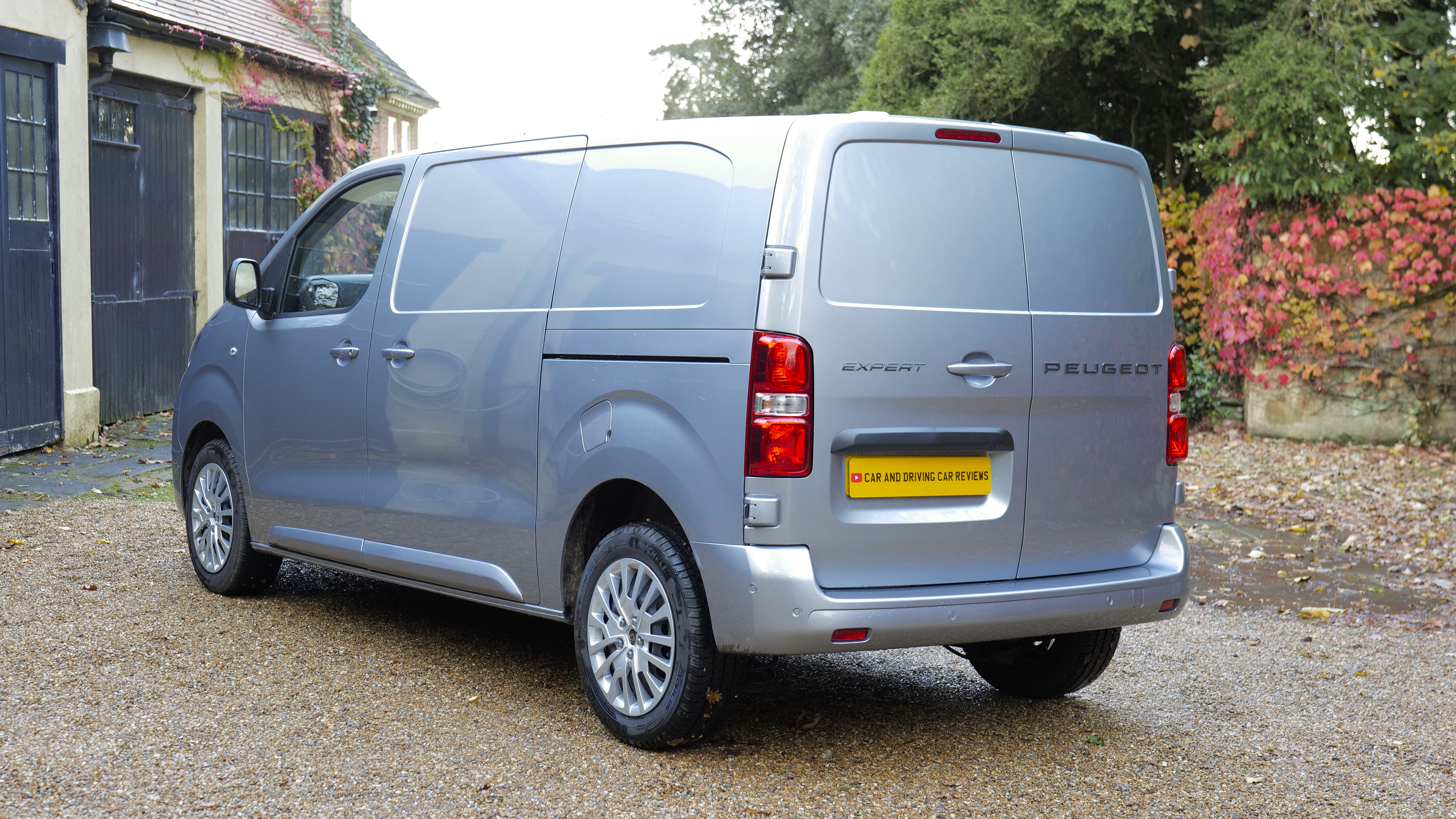 PEUGEOT EXPERT M DIESEL 1.5 BlueHDi 120 Asphalt Van